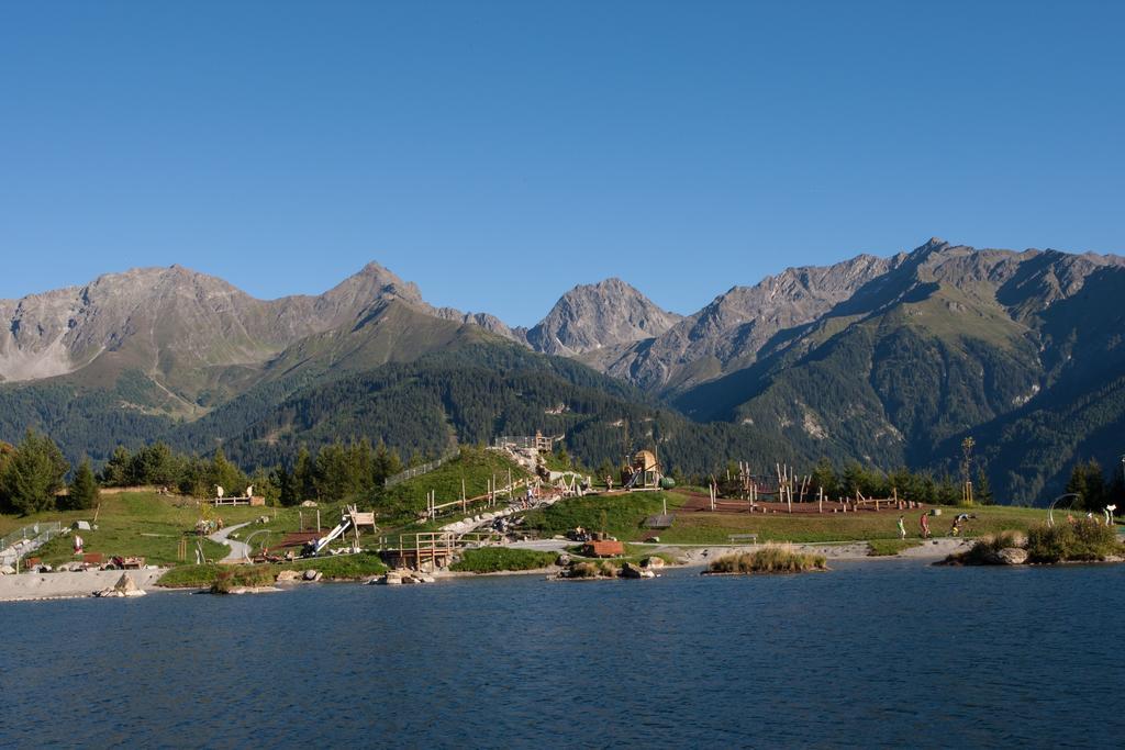 Apart-Hotel Bergkoenig Fiss Bagian luar foto
