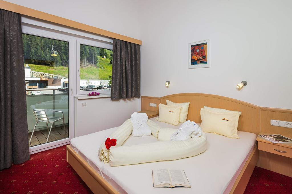Apart-Hotel Bergkoenig Fiss Bagian luar foto